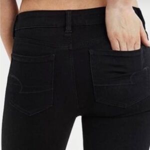 Sz10xtra long American Eagle black distressed jegging.